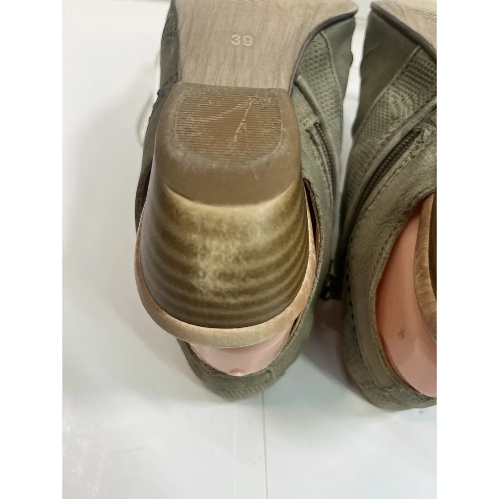 Miz Mooz Green Sandals Slouch Studded Leather Low Heeled Size 39 8.5-9 US